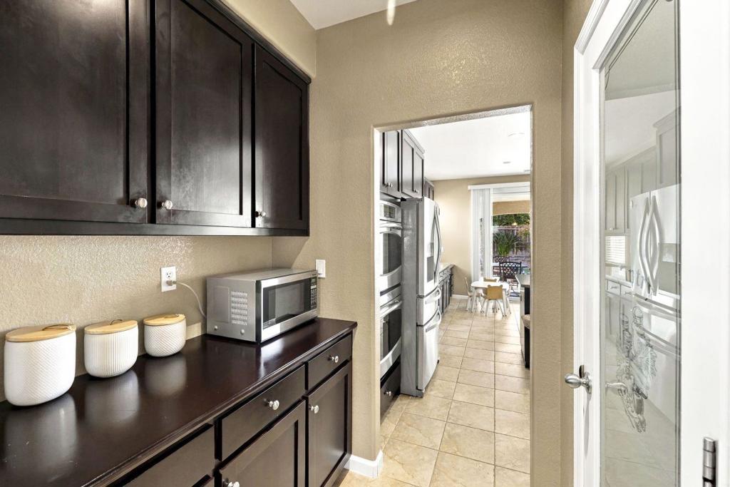 1752 Whisper Way