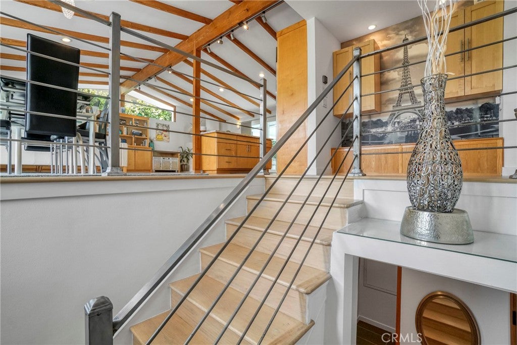 Photo of 3839 Davana Road, Sherman Oaks, CA 91423 (MLS # SR26024426)