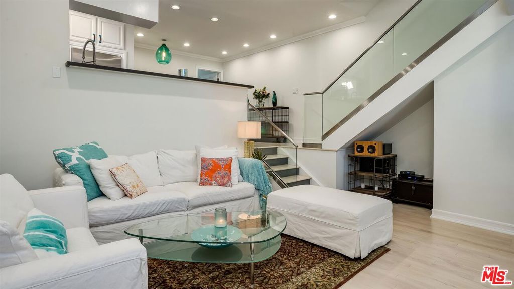 1144 17th Street 11, Santa Monica CA 90403