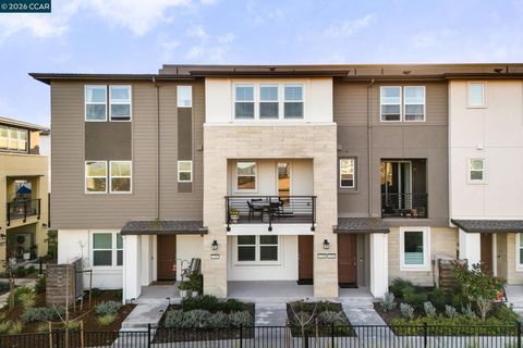 Photo of 1200 Lorenzini Loop, San Ramon, CA 94583 (MLS # 41126755)