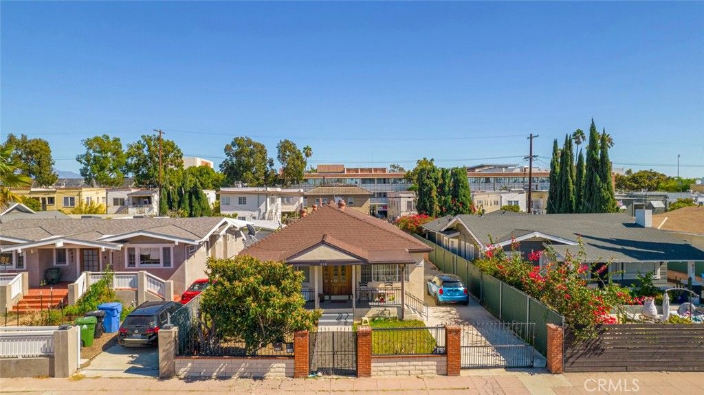 Photo of 836 Edgemont Street, Los Angeles, CA 90029 (MLS # GD26074773)
