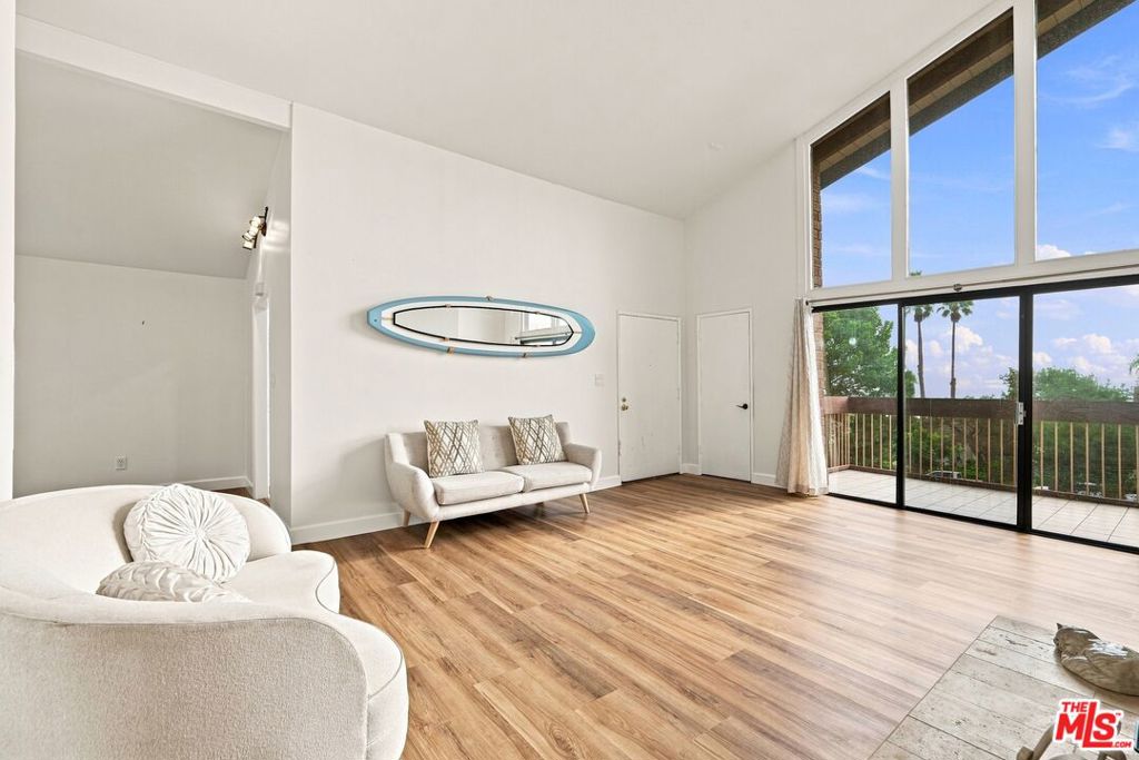 2322 Palos Verdes Drive 202