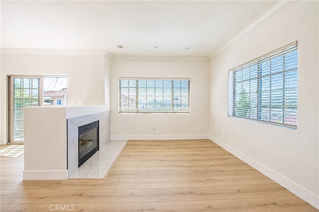 421 E Santa Anita 301