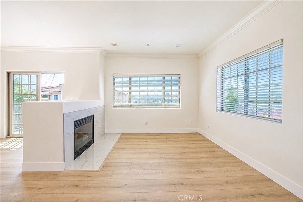 421 E Santa Anita 301