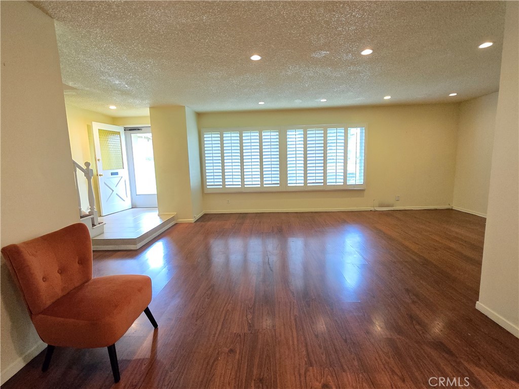 3500 W Manchester 337