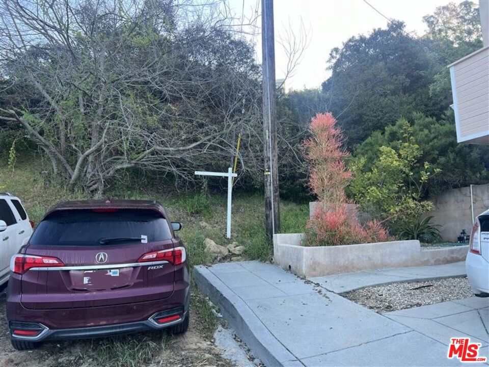 Seller would like to sell the parcel in conjunction with APN #3322-029-018 & 3370-001-029 if your buyer is interested!! Surrounded by Million dollar homes!!!!! making for a great place to build your next project. Minutes from downtown Los Angeles where you can find great food, shopping and entertainment. Buyers please do your own investigation into the detail of the parcel, Investor let's talk!