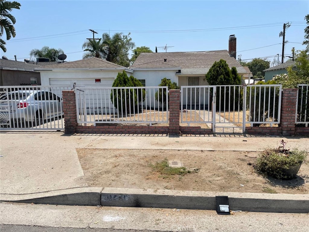 Attention !! LAR3 zoning residential property, hard to find, unique opportunity for developers & investors to build multi-units or fix it and add an ADU. 1242 sq ft of living area with 6749 sq ft lot. It will not last. Property is located in a super hot new developing units projects area.