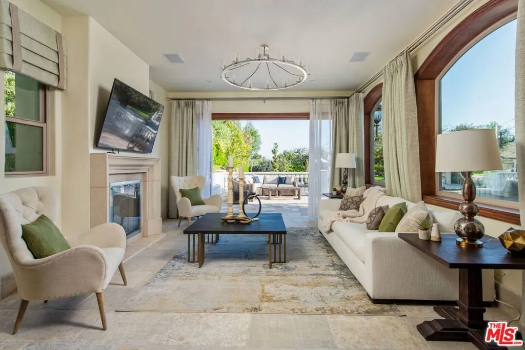 Yorba Linda, California 92886, United States, 7 Bedrooms Bedrooms, ,8 BathroomsBathrooms,Residential,Active,4985