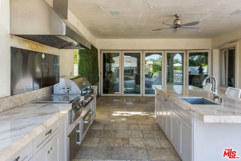 Yorba Linda, California 92886, United States, 7 Bedrooms Bedrooms, ,8 BathroomsBathrooms,Residential,Active,4985