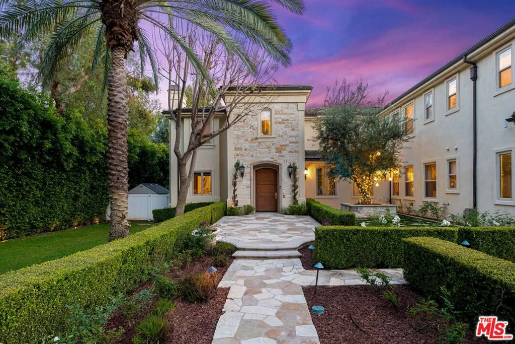 Yorba Linda, California 92886, United States, 7 Bedrooms Bedrooms, ,8 BathroomsBathrooms,Residential,Active,4985