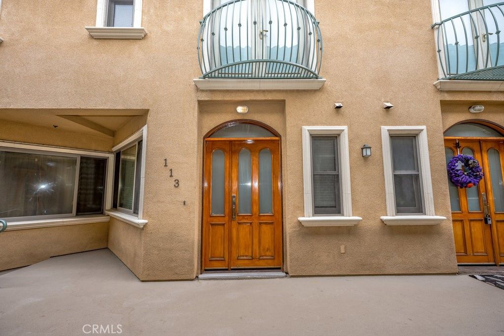 Photo of 216 N Buena Vista Street #113, Burbank, CA 91505 (MLS # BB25252379)