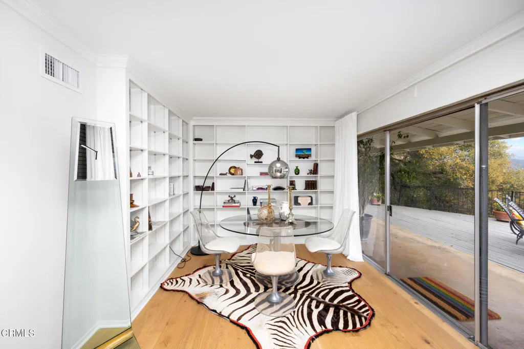 Sierra Madre, California 91024, United States, 3 Bedrooms Bedrooms, ,3 BathroomsBathrooms,Residential,Active,200839