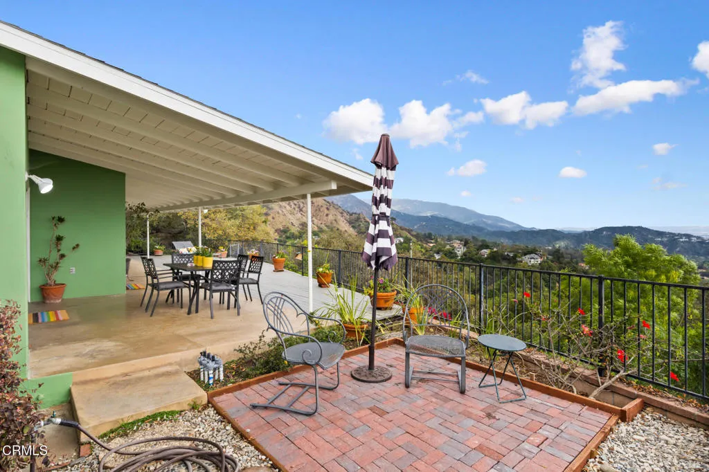 Sierra Madre, California 91024, United States, 3 Bedrooms Bedrooms, ,3 BathroomsBathrooms,Residential,Active,200839