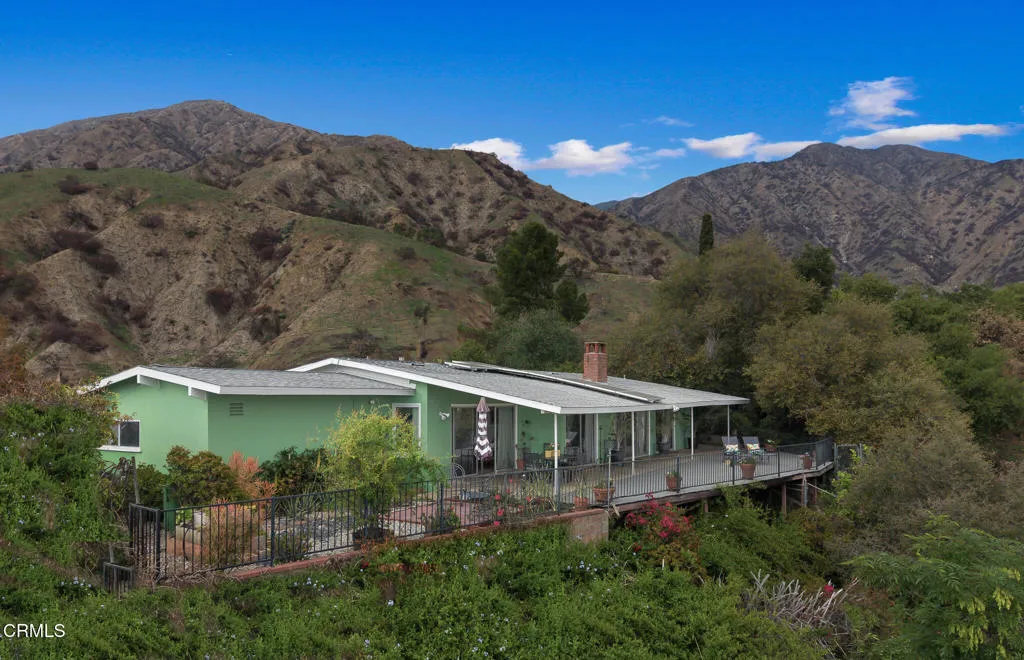 Sierra Madre, California 91024, United States, 3 Bedrooms Bedrooms, ,3 BathroomsBathrooms,Residential,Active,200839