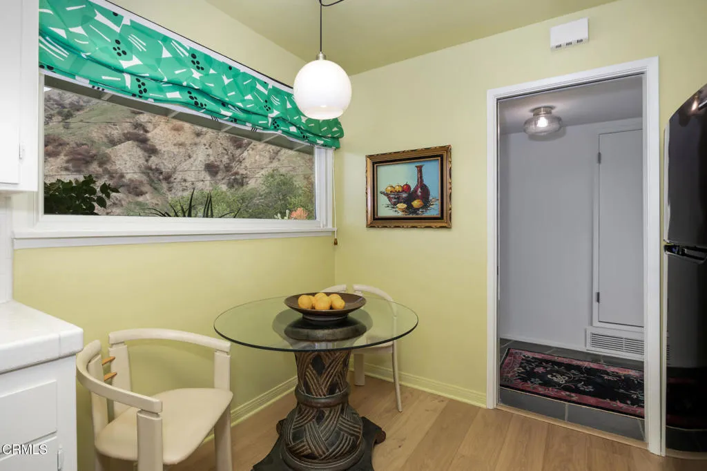 Sierra Madre, California 91024, United States, 3 Bedrooms Bedrooms, ,3 BathroomsBathrooms,Residential,Active,200839