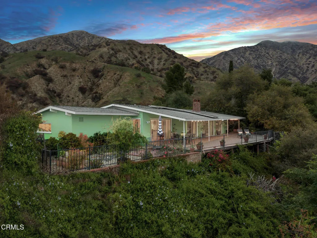 Sierra Madre, California 91024, United States, 3 Bedrooms Bedrooms, ,3 BathroomsBathrooms,Residential,Active,200839