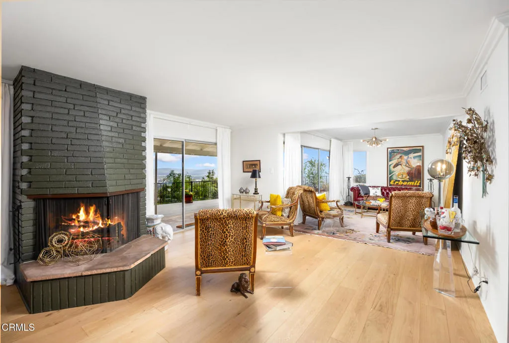 Sierra Madre, California 91024, United States, 3 Bedrooms Bedrooms, ,3 BathroomsBathrooms,Residential,Active,200839