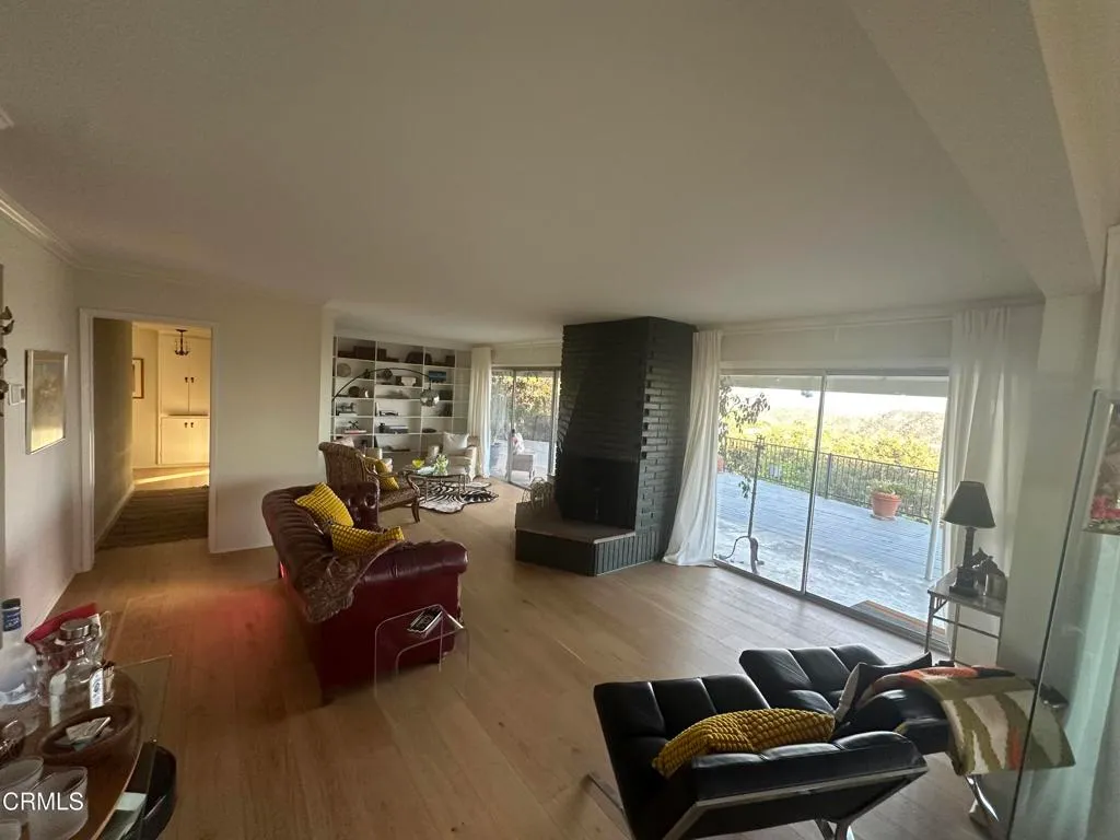 Sierra Madre, California 91024, United States, 3 Bedrooms Bedrooms, ,3 BathroomsBathrooms,Residential,Active,200839