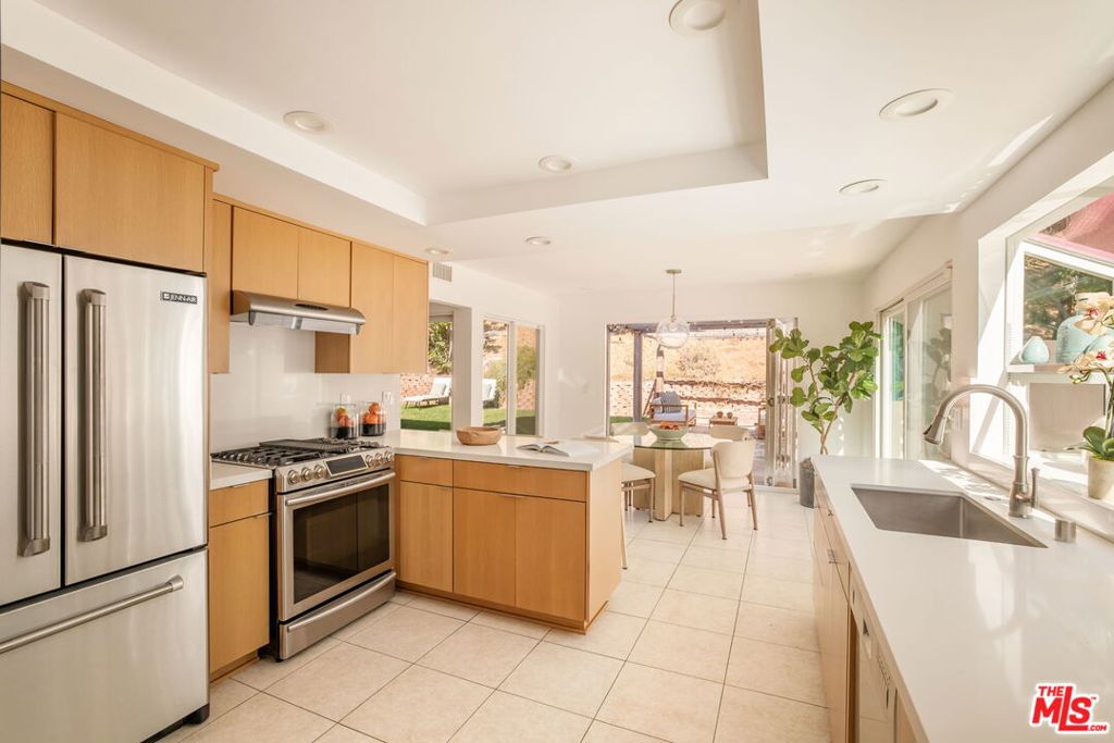 1424 Avenida De Cortez