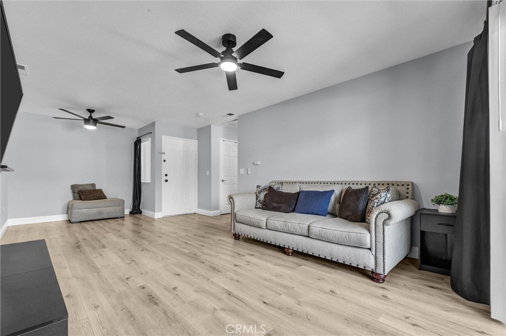 16377 Lakeshore 2B