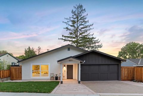 Photo of 1271 Fernside Street, Redwood City, CA 94061 (MLS # ML82055110)