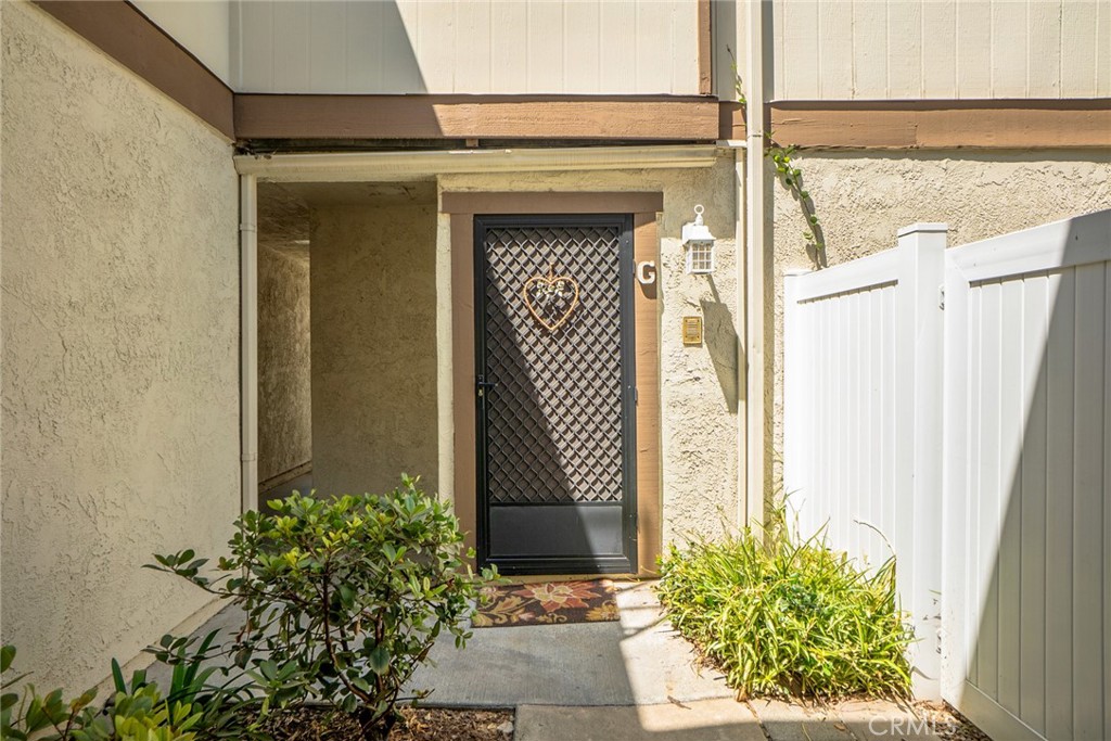1214 S Cypress Avenue G