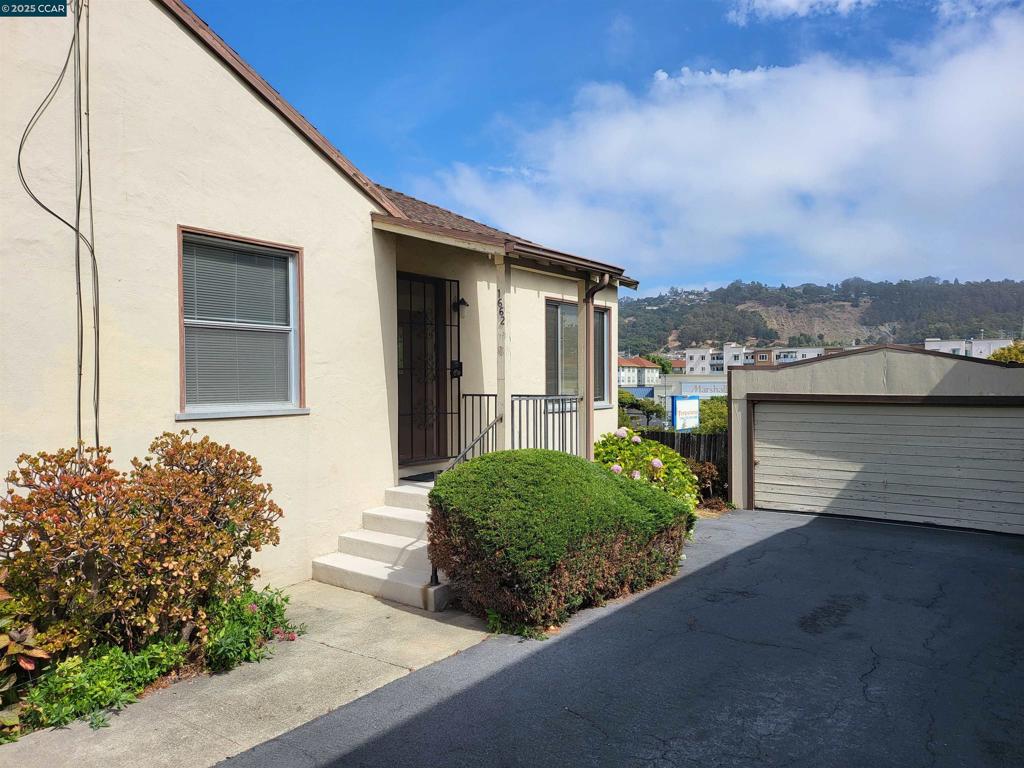 RICHMOND - Residential Lease