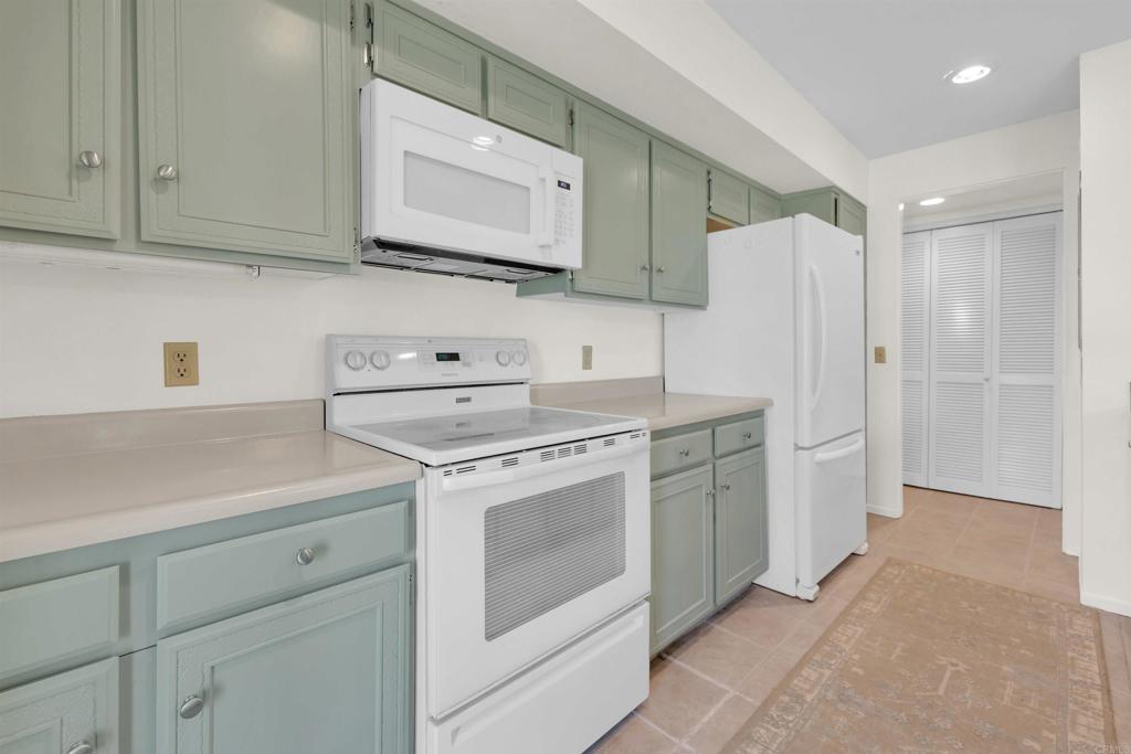 1653 Montezuma Court 10