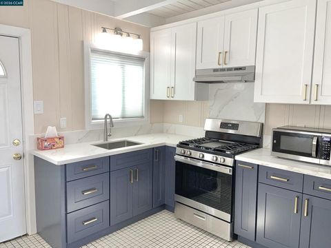 Photo of 2724 2724 Marlborough Ave Ave, Redwood City, CA 94063 (MLS # 41125707)