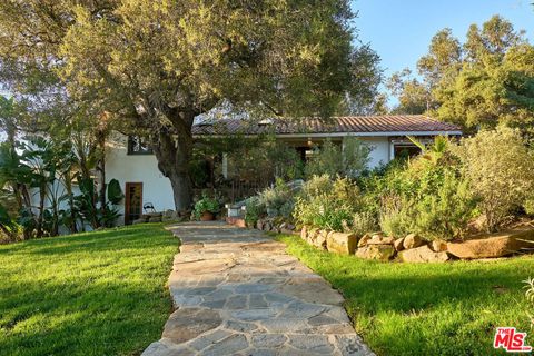 Photo of 22068 Topanga School Road, Topanga, CA 90290 (MLS # 26667759)
