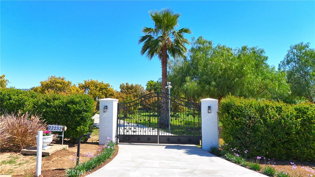 22252 Monte Rancho Drive