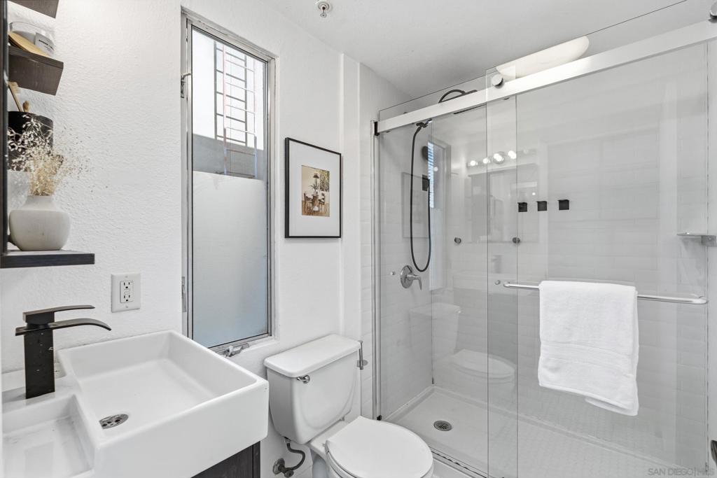 908 G St 17