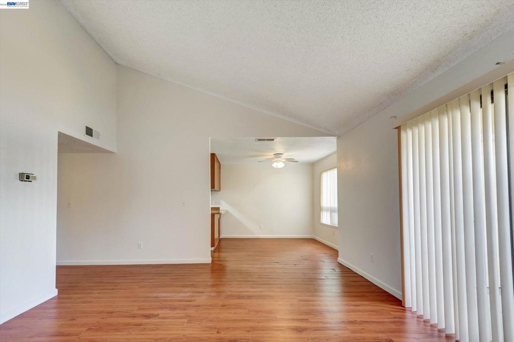 2714 Harvest Ln