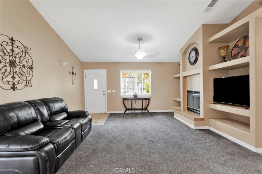 15184 Walnut