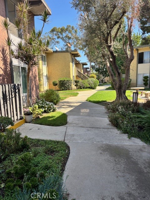 Delightful Top-floor 2 bed, 2 bath condo with en-suite primary bathroom nestled in the Pacific Pines Community of Torrance. This unit features newer carpet, full kitchen, dining area, remote ceiling fans, and 1 dedicated parking spot—plus easy street parking off Marigold. Unit access is also easiest off Marigold. Residents enjoy 2 pools, dedicated BBQ areas, full gym with yoga studio, and walkable access to shops, parks, and dining. Prime commuter location just minutes from the 110! Pet under 20 lbs allowed. Contact us for your private showing.
