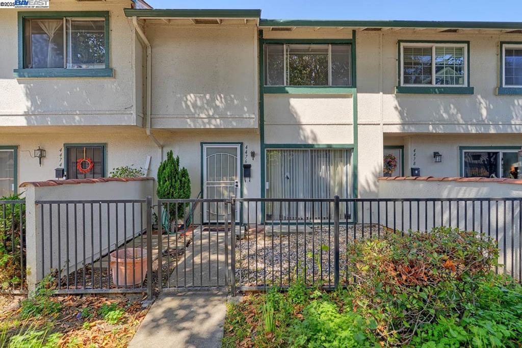 Discover the potential in this bright and spacious town home in a central location of Union City with 2 cars garage! This property features 3 generously sized bedrooms, 1.5 bathrooms. Whether you're dreaming of a stylish renovation, a cozy family retreat, or a promising investment with great upside, the possibilities are endless. Additional highlights include: Central heating, brand new water heater, Laminate flooring on first floor and a spacious, inside laundry, level front and backyard ideal for entertaining or your own organic garden. Plenty of visitor parking and unit is close to community swimming pool and basketball court. Centrally located to Union landing shopping and entertainment complex, Veterans Park and Tennis Courts, nearby stores and restaurant, Easy access to I-880/92, BART & major Bay Area tech hubs, minutes away from Dumbarton Bridge and Facebook campus. Don't miss this incredible opportunity!