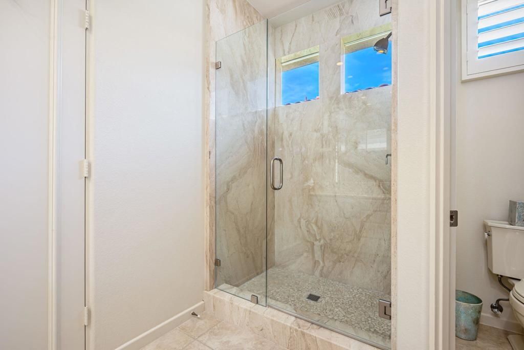 listing image 130720214645213852759