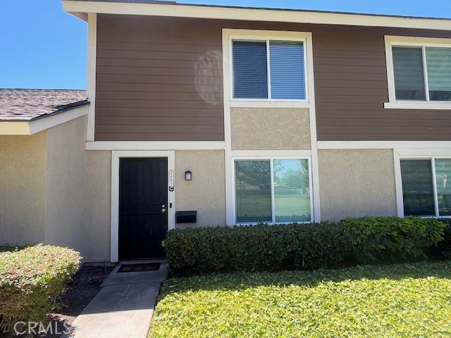 Highly upgraded, completely remodeled three bedroom condo in Bradbury Place. If you are looking for a move in ready, turn-key property in a quiet complex, 2951 S Sycamore Street, #C is your new home. Many family gatherings will happen in the NEW KITCHEN, everything is brand new! Cabinets, countertops, sink, appliances, all beautiful! Double paned windows and a sliding glass door to the courtyard between the garage and the home.
All of the baths are BRAND NEW as well. Gorgeous with new vanities/ tub/shower/ mirrors, new lighting fixtures throughout the home. Luxury wood grain laminate flooring in the living space, tile in the kitchen and baths. NEW carpet up the stairs and in the bedrooms. All updated baseboard, new paint, new interior doors and hardware. This home has it all! Two car garage has interior drywall and automatic garage door. Laundry hook ups are in the garage. Large greenbelt for the front yard, and HOA amenities such as pool, spa, and playground equipment. Conveniently located near schools, shopping, fwys and South Coast Metro area.