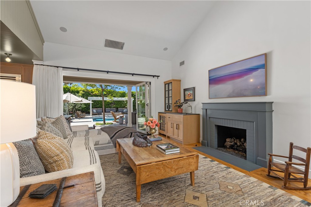 2316 North Flower Street