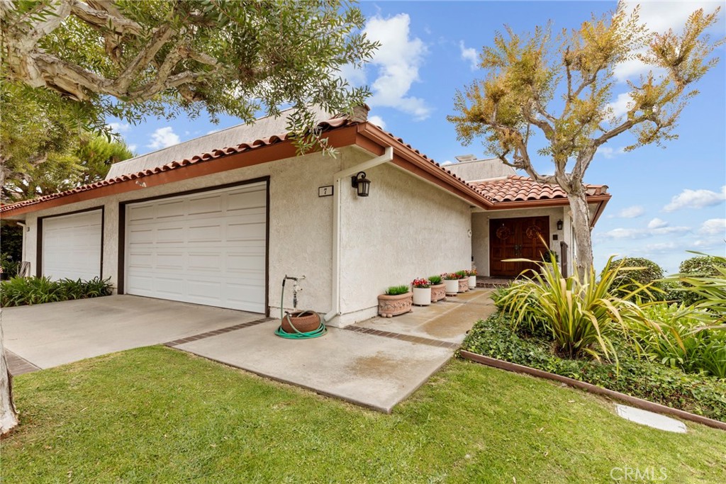 7 Ocean Crest Court