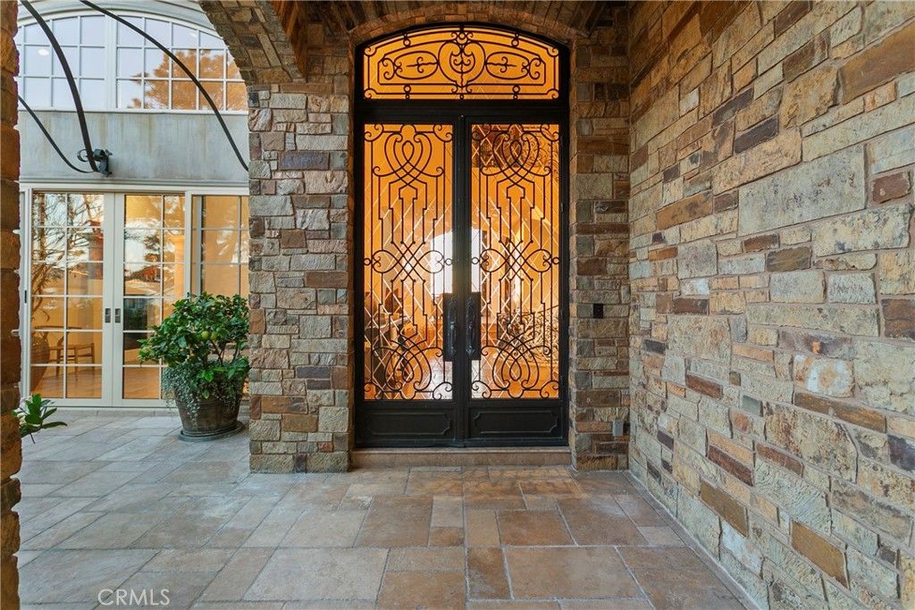 Photo of 15 Smithcliffs Rd, Laguna Beach, CA 92651 (MLS # NP26084813)