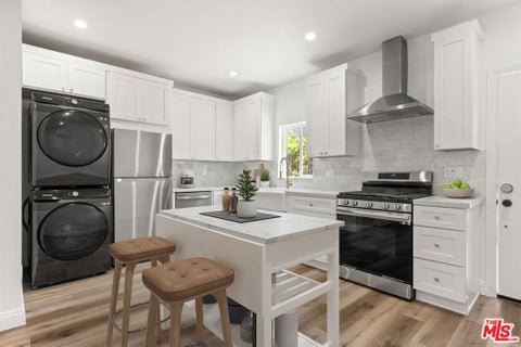 Photo of 8017 Airlane Avenue, Los Angeles, CA 90045 (MLS # 26865425)