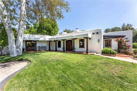 Photo of 1615 Halsey Street, Redlands, CA 92373 (MLS # PW26075740)