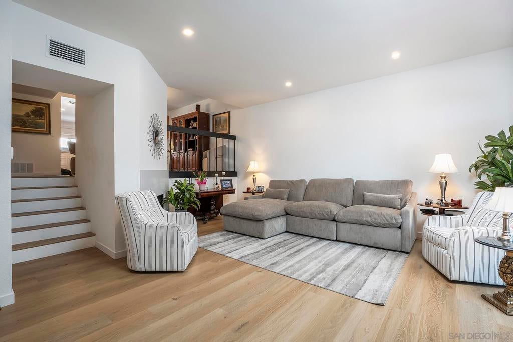 7426 Caminito Carloltta