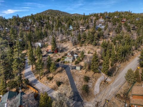 Photo of 39676 Oakglen Rd, Fawnskin, CA 92333 (MLS # IG26012898)
