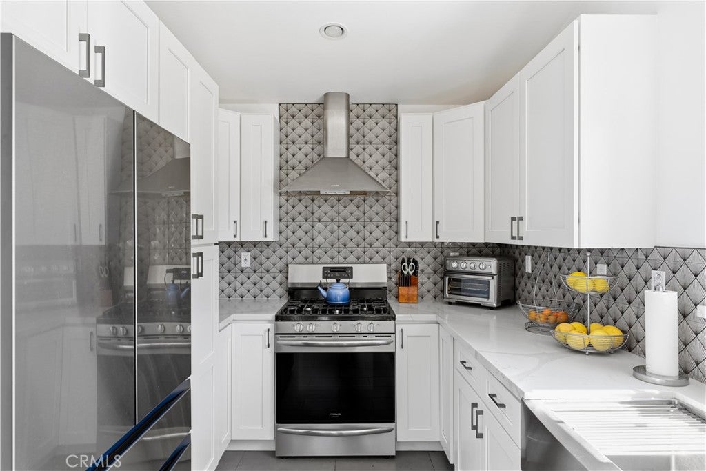 29123 Thousand Oaks BLVD C, Agoura Hills CA 91301