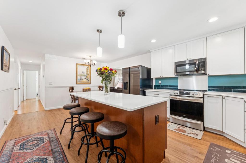3130 Raleigh Court