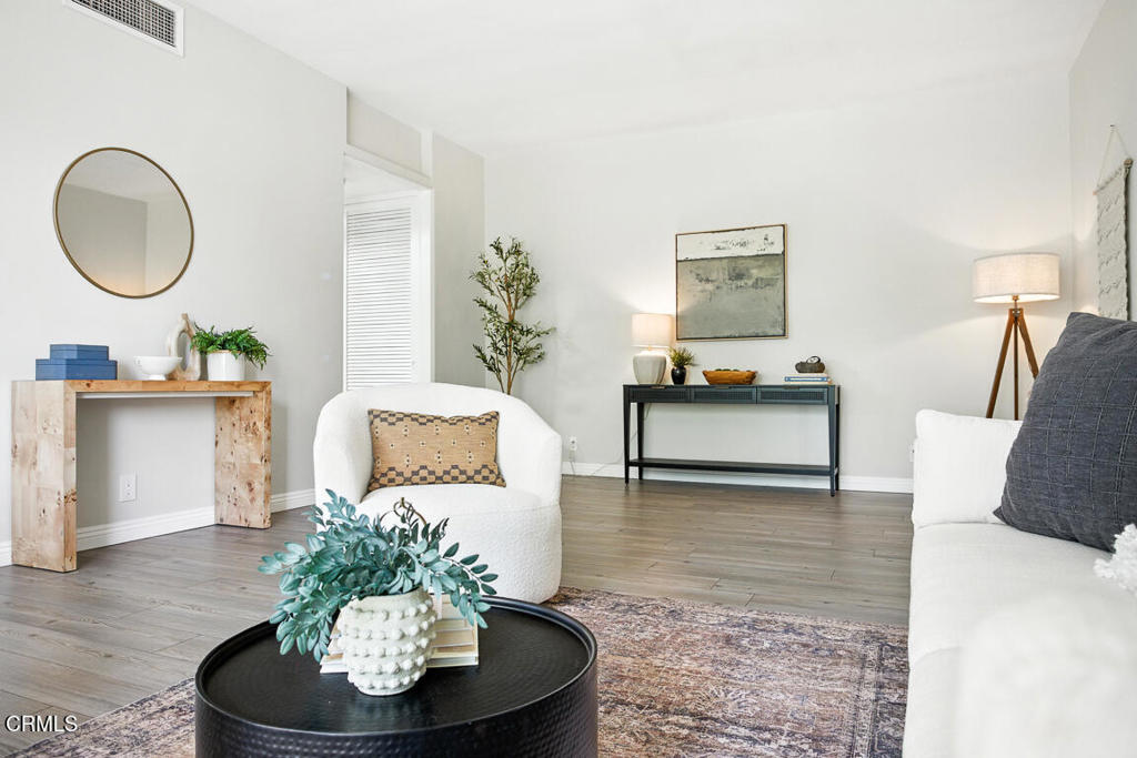 985 E California Boulevard 304
