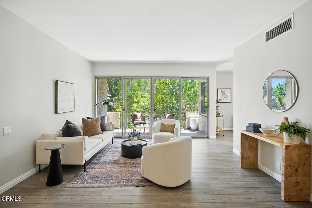 985 E California Boulevard 304