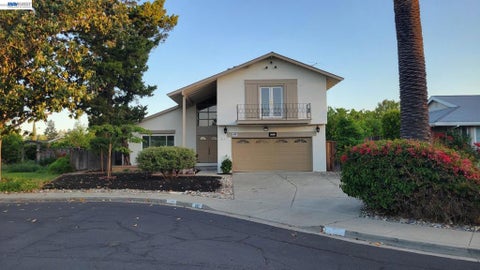 Photo of 861 Saint John Cir CIR, Concord, CA 94518 (MLS # 41134227)